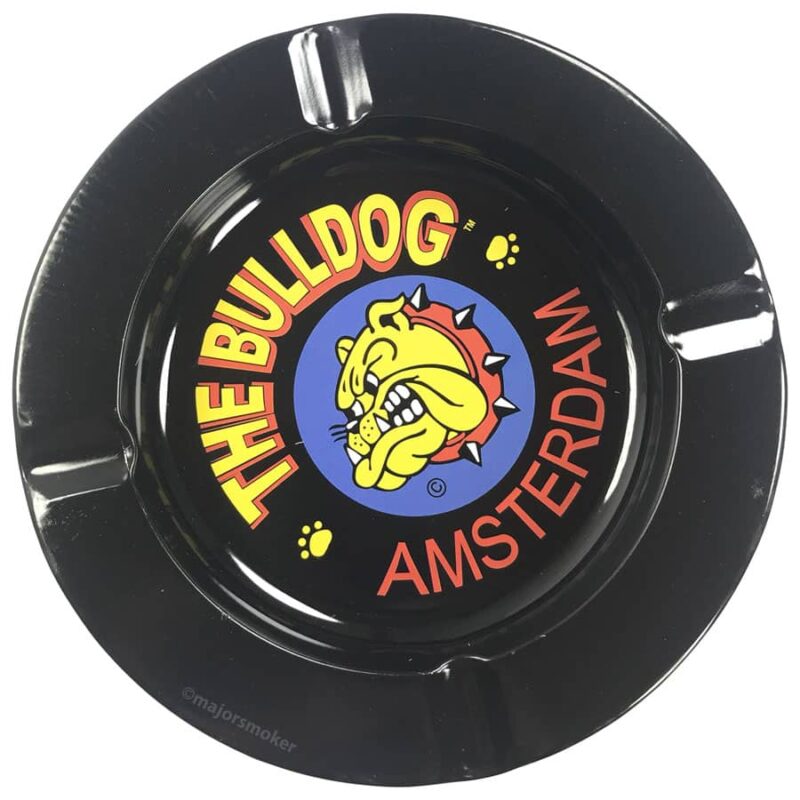 Cendrier extérieur, cendrier originale, cendrier design, cendrier moderne, où acheter un cendrier, cendrier stylé, the bulldog Amsterdam, cendrier pas cher, cendrier de table, cendrier terrasse, article fumeur